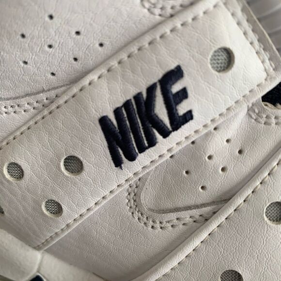 Nike Air Max White Midnight Navy Blue 7Y/ 8 woman - Picture 7 of 12